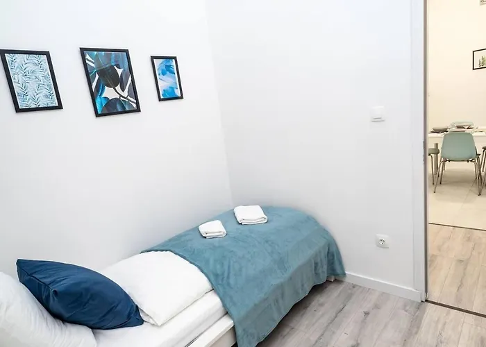 Extra Brand New And Large Ac Appartement *