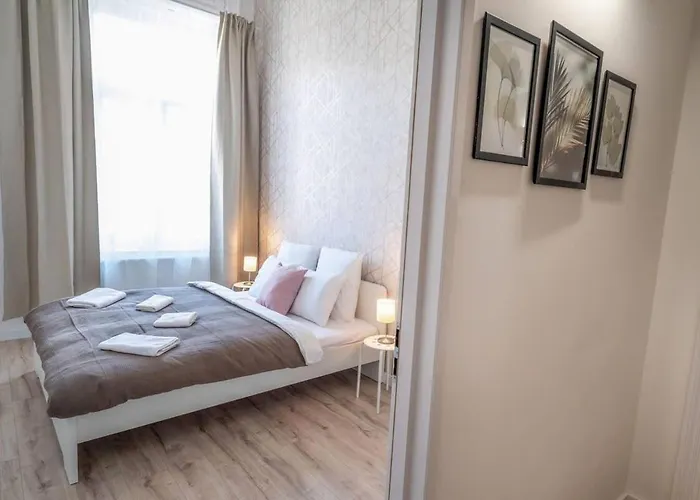 Extra Brand New And Large Ac Appartement *