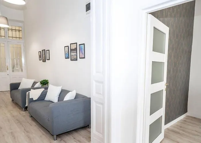 Extra Brand New And Large Ac Appartement *