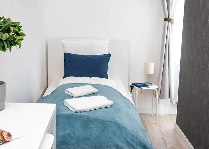 Extra Brand New And Large Ac Appartement