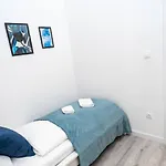 Extra Brand New And Large Ac Appartement *