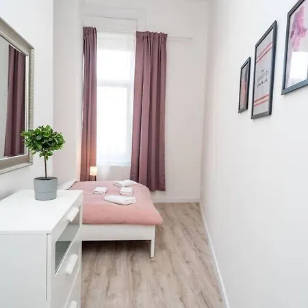 Extra Brand New And Large Ac Apartment