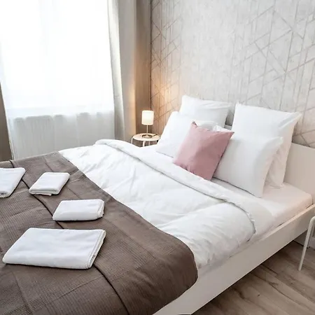 Apartment Extra Brand New And Large Ac *