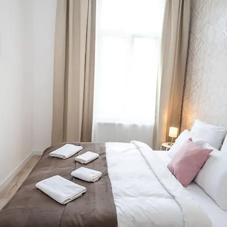 Extra Brand New And Large Ac Apartment