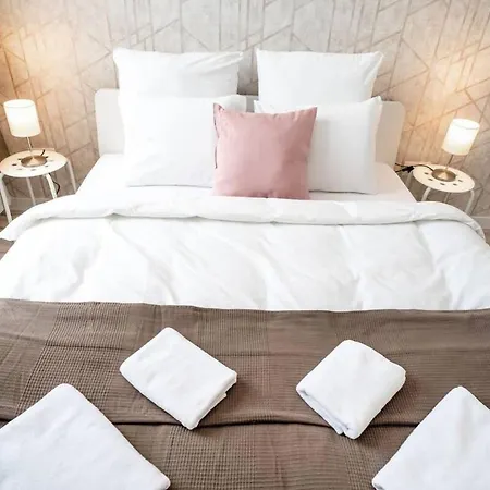 Extra Brand New And Large Ac Budapest