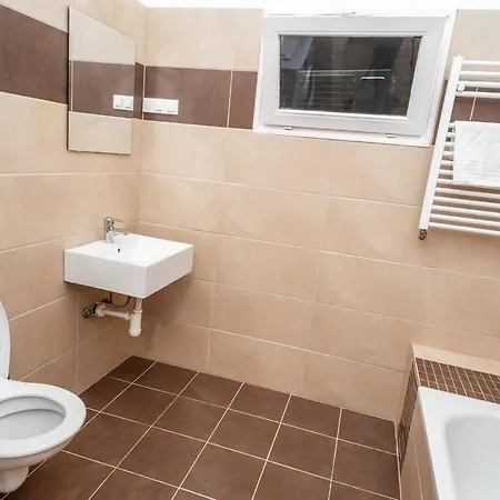 Apartment Extra Brand New And Large Ac *