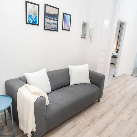 Extra Brand New And Large Ac Apartment