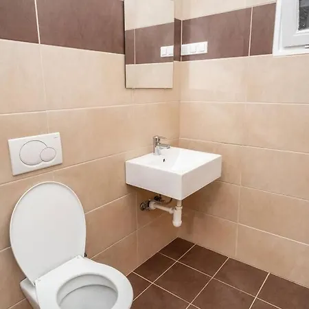 Extra Brand New And Large Ac * Budapest