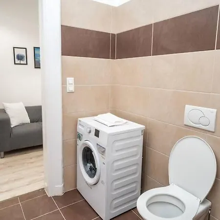 Extra Brand New And Large Ac Apartment Budapest