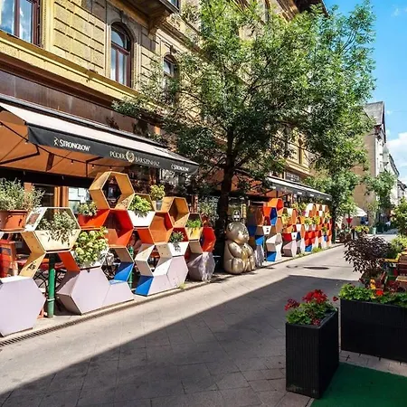 Extra Brand New And Large Ac Budapest