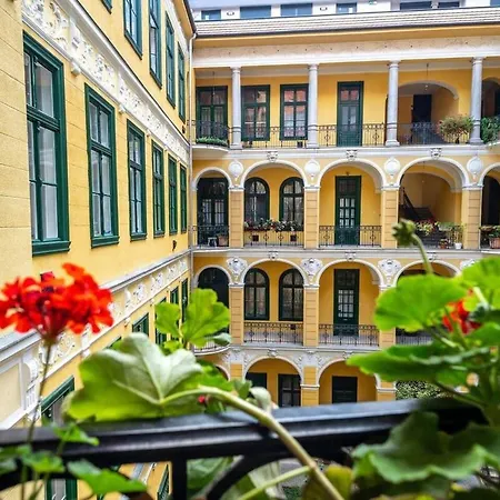 Apartment Extra Brand New And Large Ac Budapest