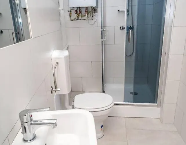 Extra Brand New And Large Ac