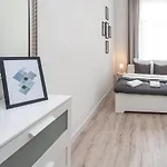 Extra Brand New And Large Ac דירה בודפשט